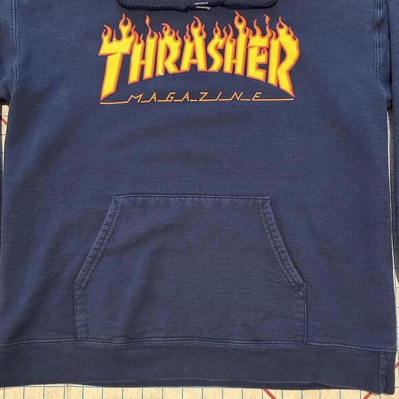 Thrasher Magazine Flames Navy Blue Pullover Hoodie Sweatshirt Men’s Small - Picture 2 of 15